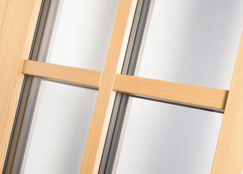 Innenansicht eines Holzsprossenfensters