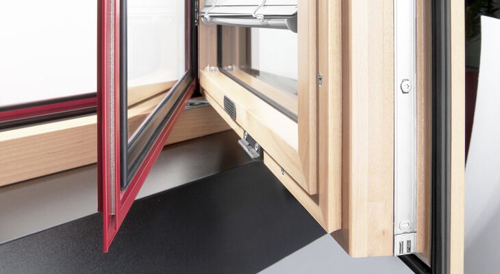 Großaufnahme des Unilux Fensterprofils DesignLine Privacy