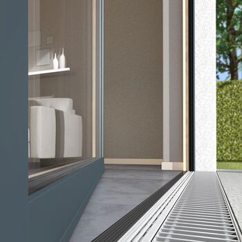 Detailansicht UNILUX Holz-Alu-Tür mit barrierefreier Nullschwelle