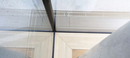 Detailaufnahme Ecke UNILUX Ganzglasecke OpenView