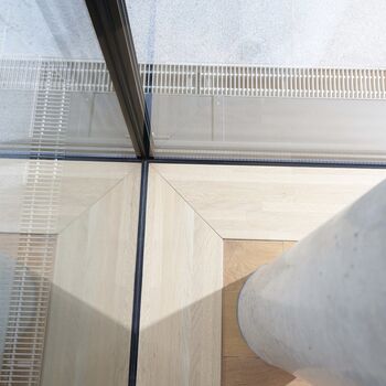 Detailaufnahme Ecke UNILUX Ganzglasecke OpenView