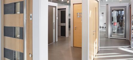 UNILUX Showroom Holzhaustüren
