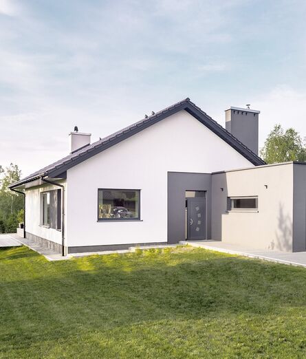 Einfamilienhaus mit UNILUX Kunststoff-Alu-Fenstern