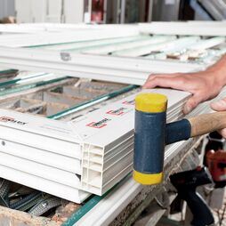 Produktion eimnes Kunststofffensters