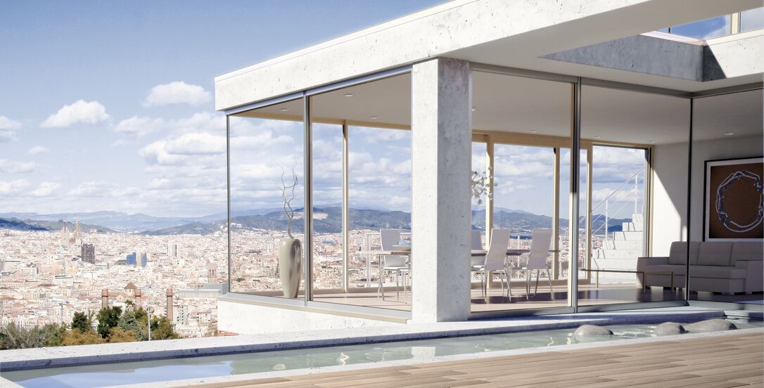 Modernes Gebäude mit Stadtblick und UNILUX Ganzglasecke OpenView